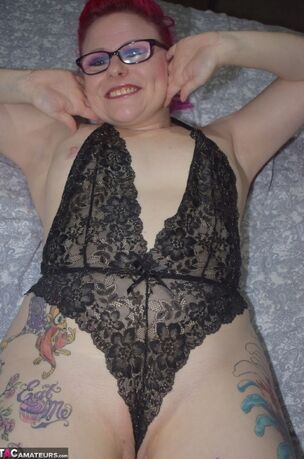 Tatted fledgling Mollie Foxxx