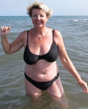 Mature Gals In Bathing suit NN